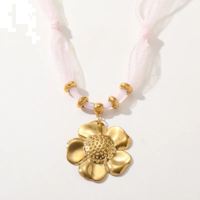 Collar flor, acero inoxidable, Bafy joyeria.